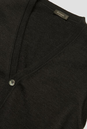 Gilet in pura lana pettinata ESSENTIAL - Ferrante | img vers.300x/