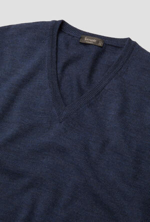 Pullover in pura lana pettinata ESSENTIAL - Ferrante | img vers.300x/
