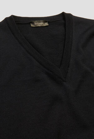 Pullover in pura lana pettinata ESSENTIAL - Ferrante | img vers.300x/