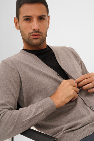 Cardigan in pura lana pettinata ESSENTIAL - Ferrante | img vers.300x/
