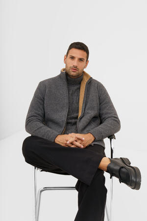 Giubbino in maglia con eco-pelliccia bouclè MAIN - Ferrante | img vers.300x/