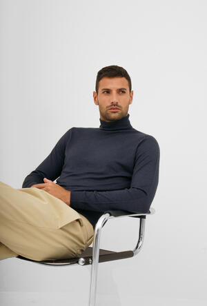 Dolcevita tinto in capo in lana e seta ROYAL RED - Ferrante | img vers.300x/