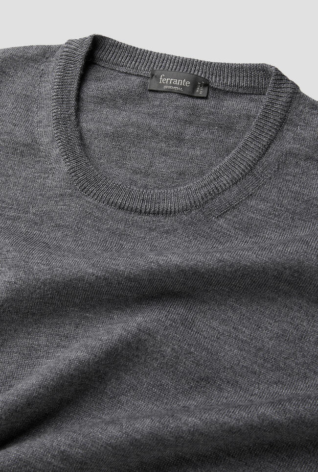 Girocollo in pura lana pettinata ESSENTIAL - Ferrante | img vers.1300x/