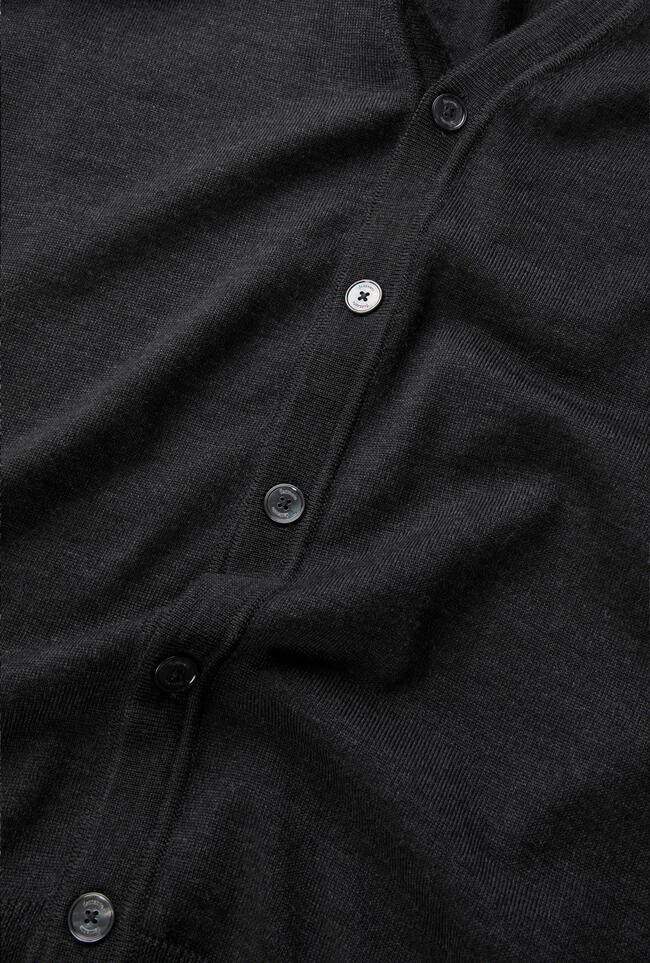 Cardigan in pura lana pettinata ESSENTIAL - Ferrante | img vers.1300x/