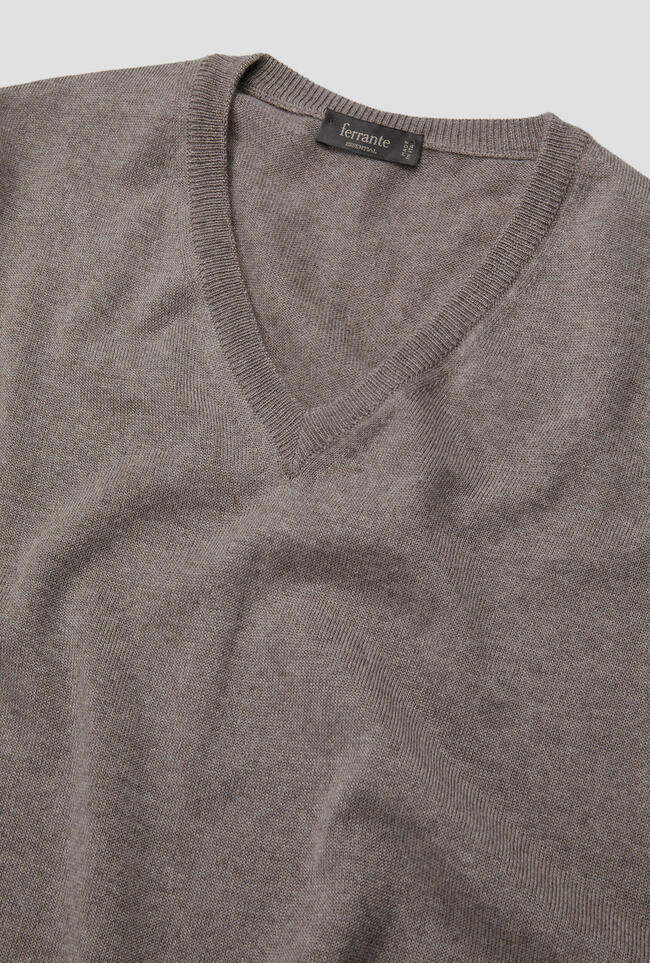 Pullover in pura lana pettinata ESSENTIAL - Ferrante | img vers.1300x/