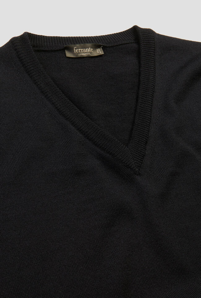 Pullover in pura lana pettinata ESSENTIAL - Ferrante | img vers.1300x/