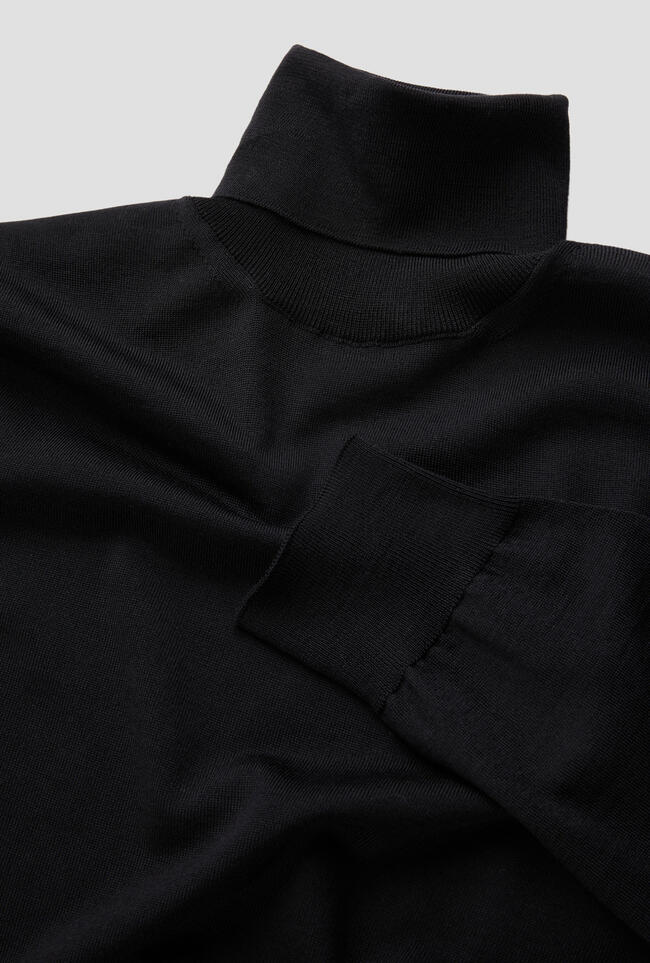 Dolcevita ultralight finezza 18 ROYAL RED - Ferrante | img vers.1300x/