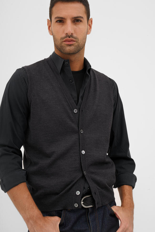 Gilet in pura lana pettinata ESSENTIAL - Ferrante | img vers.1300x/