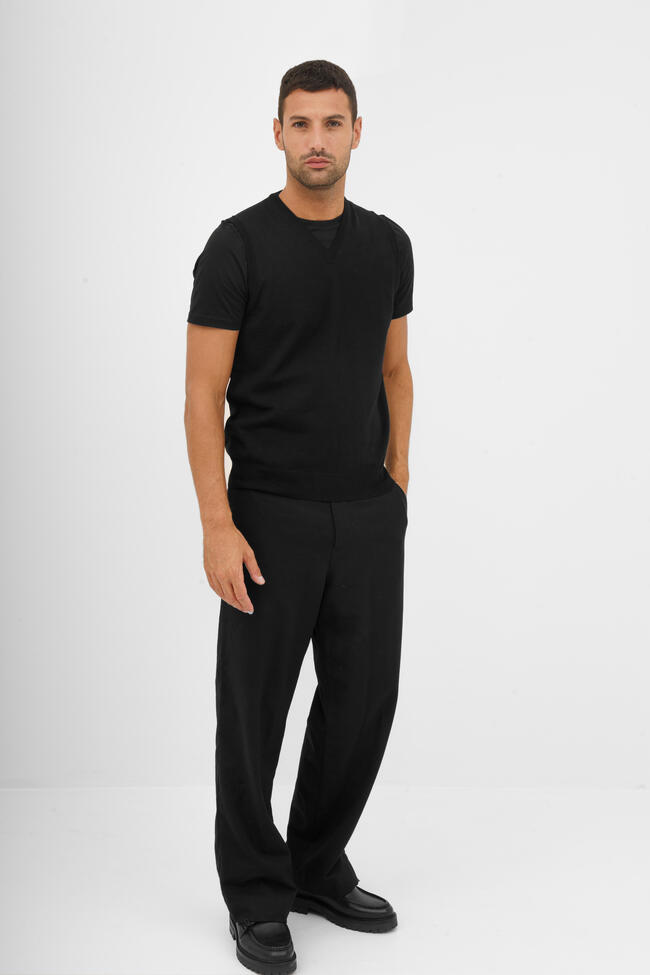 Gilet scollo a v in pura lana pettinata. ESSENTIAL - Ferrante | img vers.1300x/