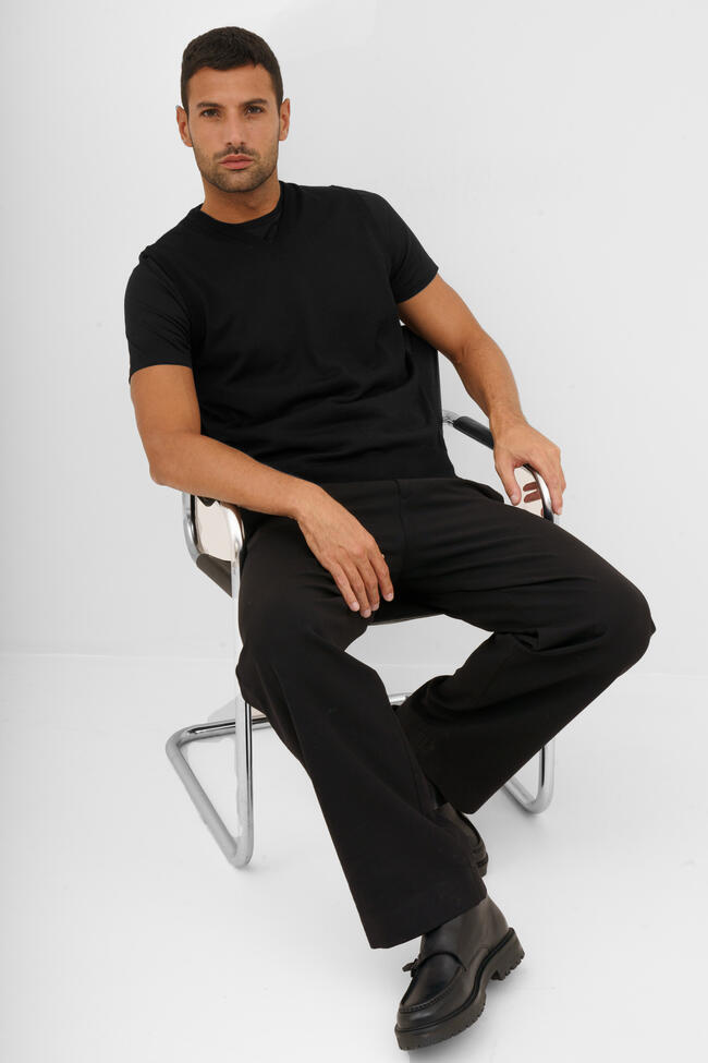 Gilet scollo a v in pura lana pettinata. ESSENTIAL - Ferrante | img vers.1300x/